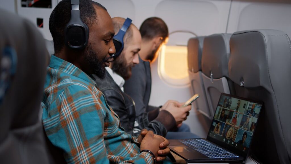 Delta Flight DL275 Diverted Lax