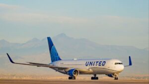 united flight ua109 diversion